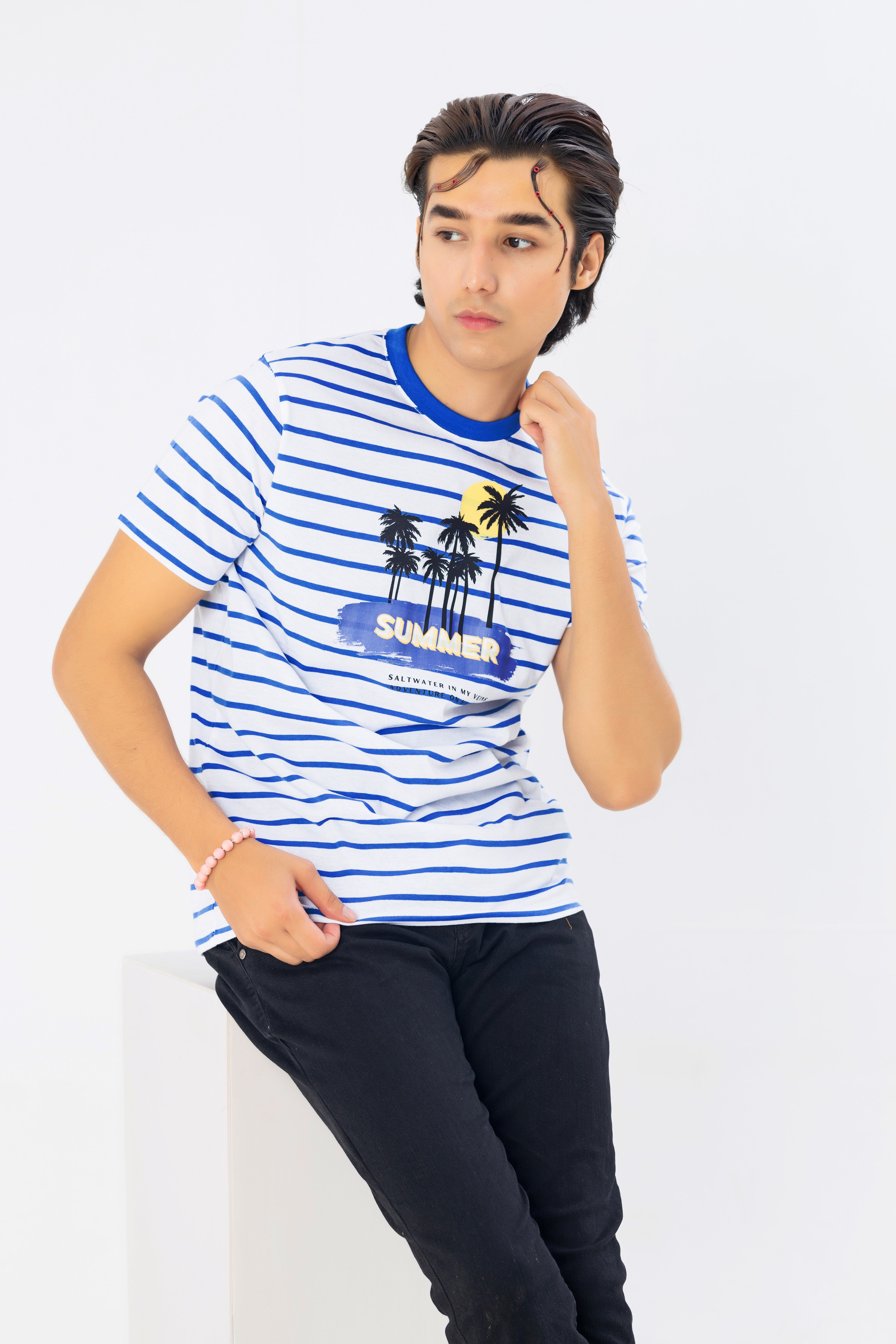 Men Stripted T-shirt with Beach Print