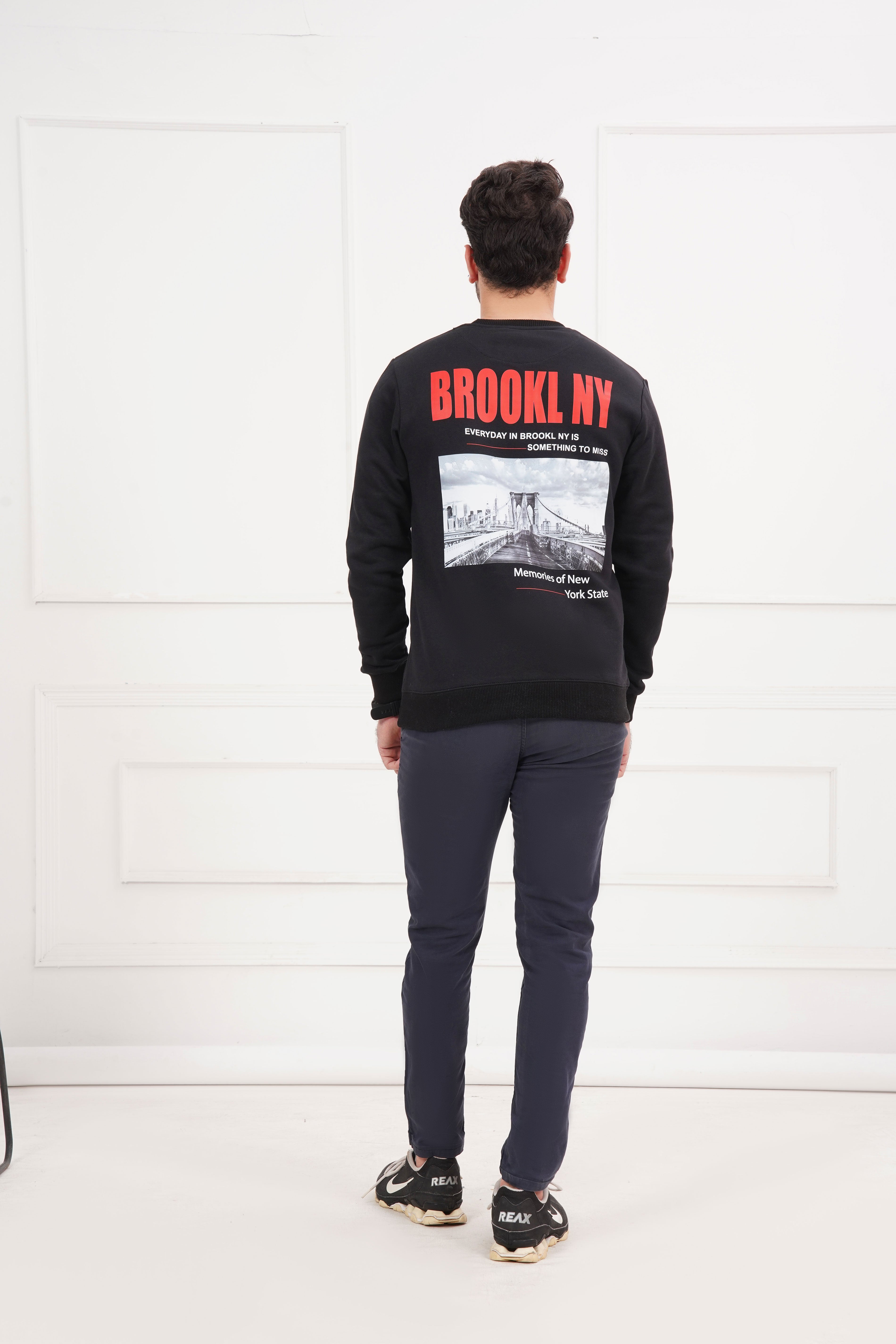 BLACK BROOKLYN SWEATSHIRT